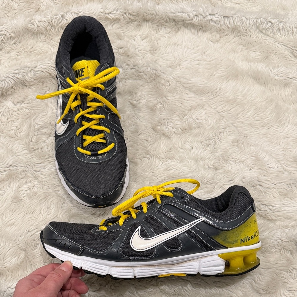 Nike‎ Reax Rocket athletic sneakers Men’s Running shoes dark gray yellow Size 10